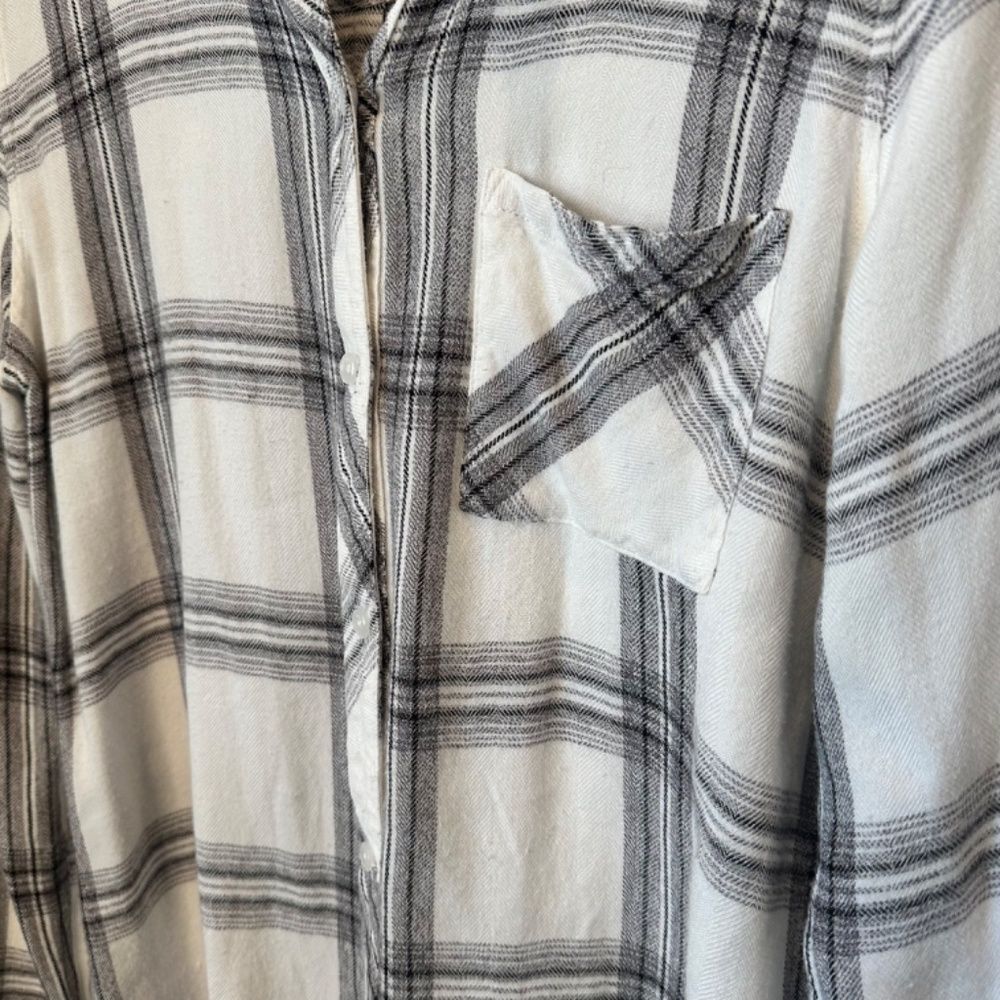 Rails Plaid Button Front Shirt Size Medium - Picture 2 of 6